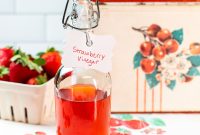How to Make Strawberry Vinegar at Home