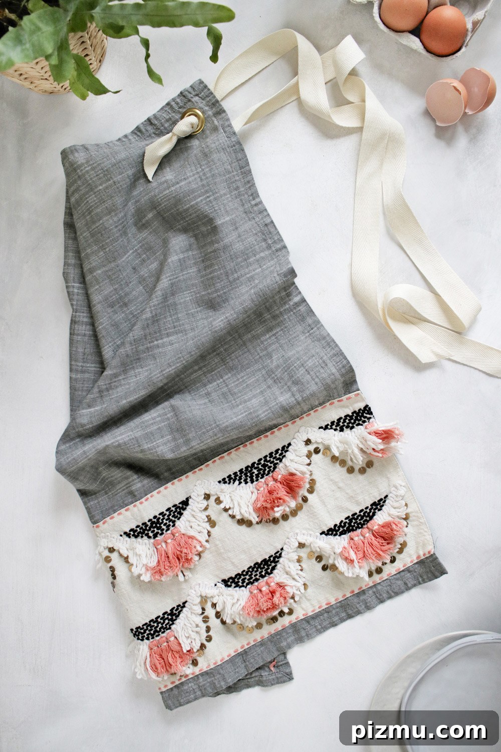 Turn Dish Towels into a No Sew Apron 3 No Sew DIY Apron from a dish towel